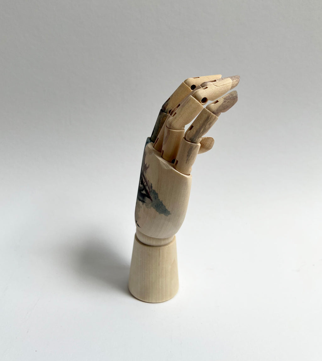 Black Raspberry Handbemalte Holzhand The Watching Hand 01 (Mini)