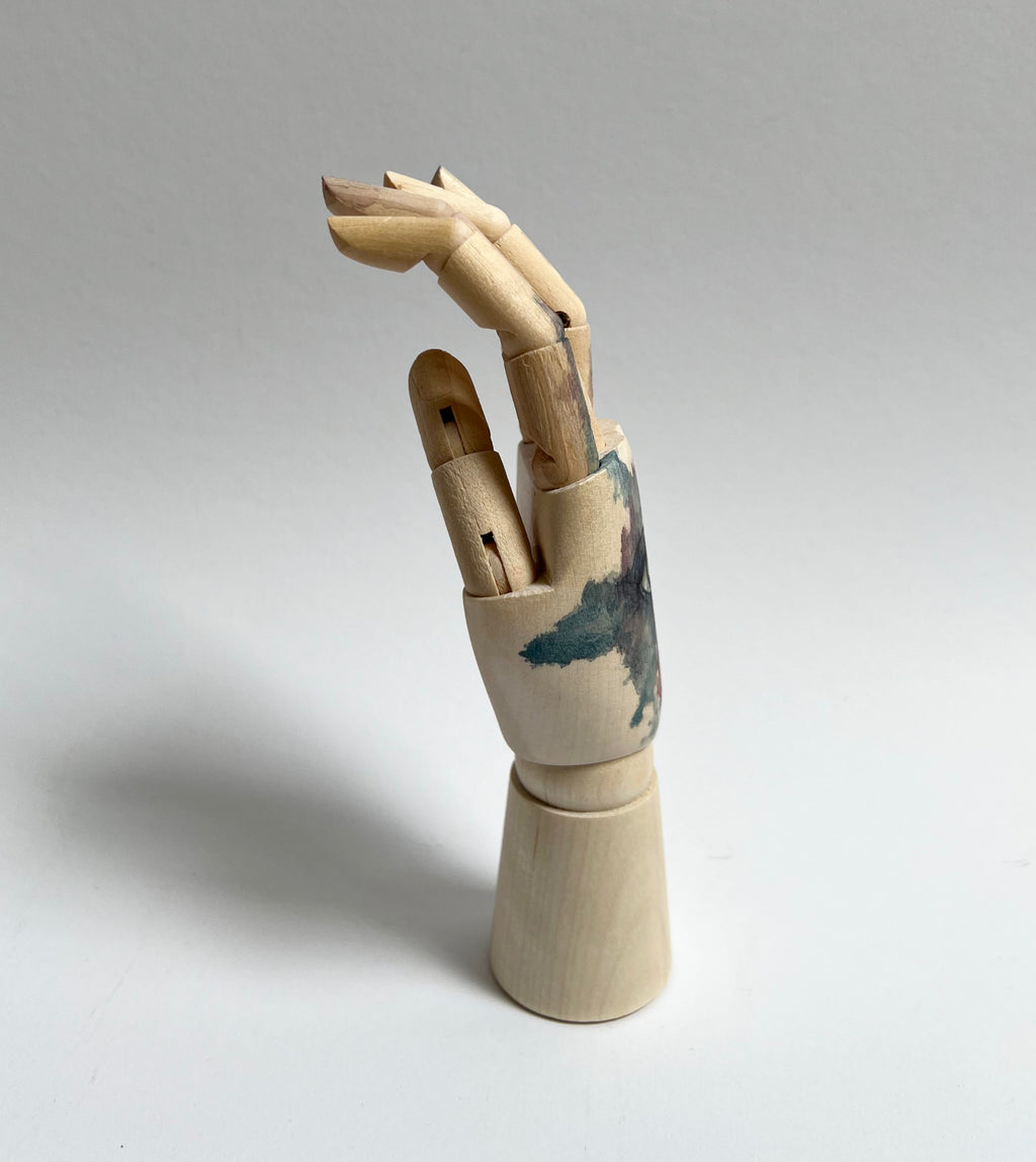 Black Raspberry Handbemalte Holzhand The Watching Hand 01 (Mini)