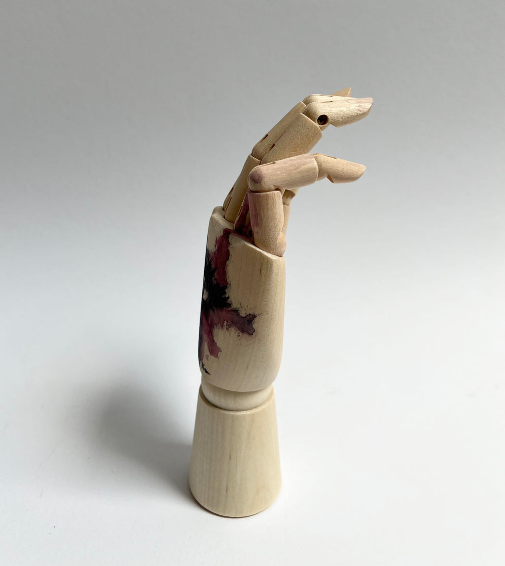 Black Raspberry Handbemalte Holzhand The Watching Hand 02 (Mini)